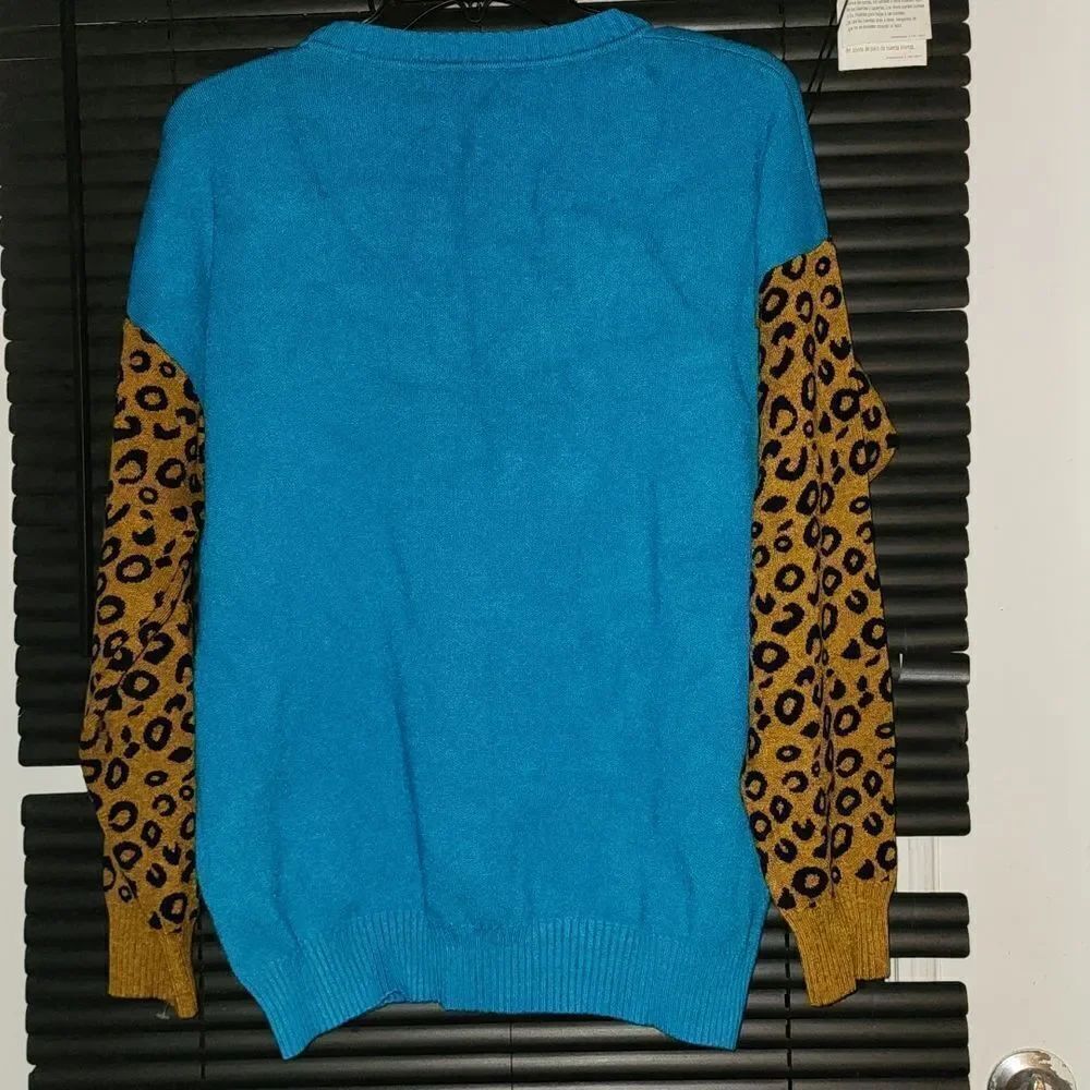 BlueĀ DropāSleeveĀ Sweaterā - Picture 4 of 6
